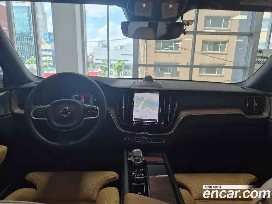 Volvo XC60 2025 2.0 автомат (гидро), фото 7
