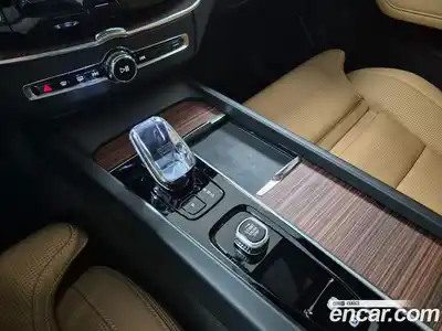 Volvo XC60 2025 2.0 автомат (гидро), миниатюра 9
