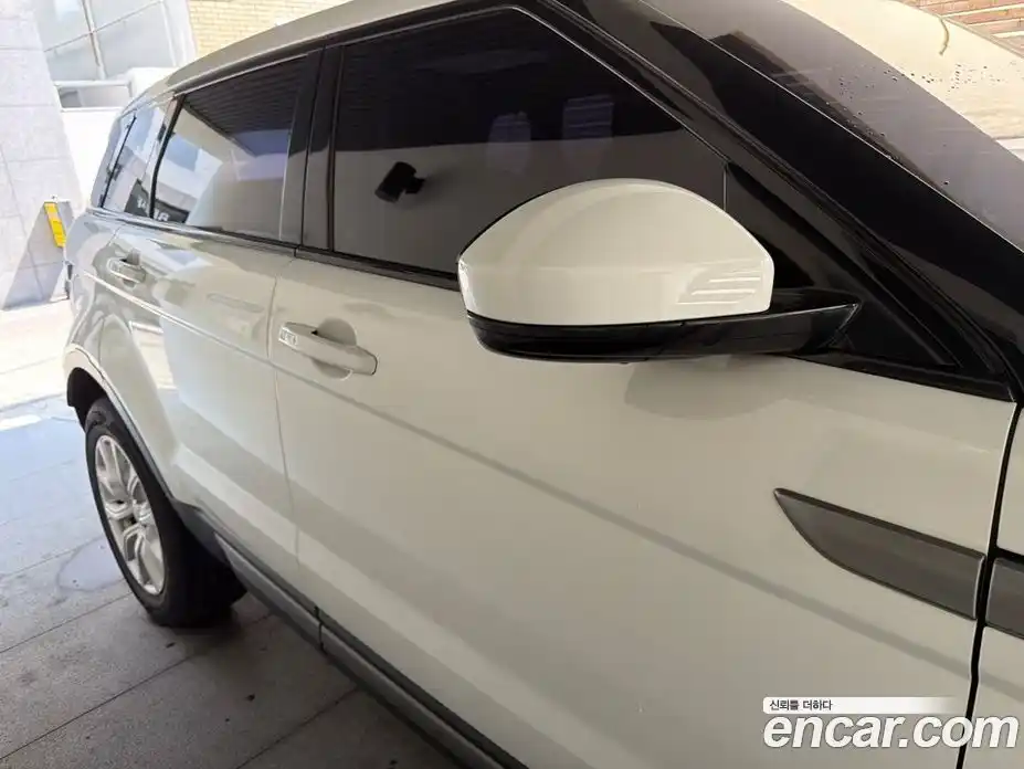 Land Rover Range Rover Evoque 2017 2.0 автомат (гидро), фото 12
