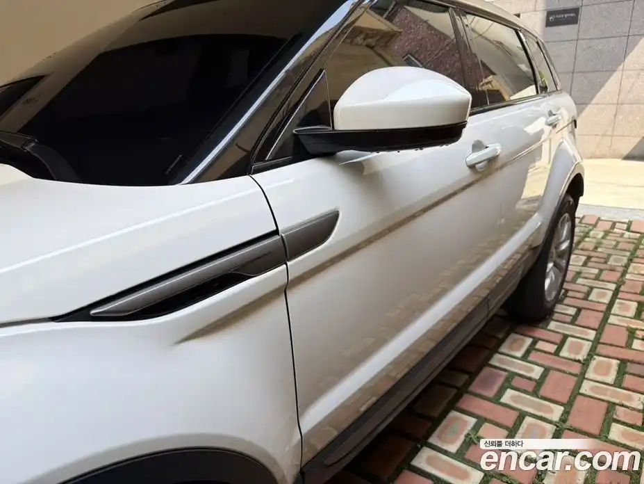 Land Rover Range Rover Evoque 2017 2.0 автомат (гидро), фото 13