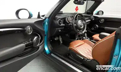 Mini Cooper Convertible 2016 2.0 автомат (гидро), миниатюра 10
