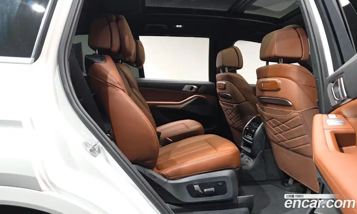 BMW X7 2025 3.0 автомат (гидро), фото 11