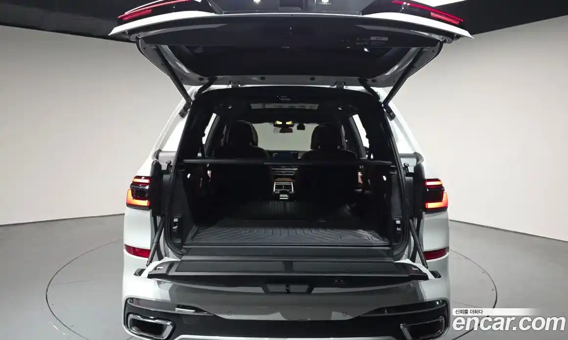 BMW X7 2025 3.0 автомат (гидро), фото 20
