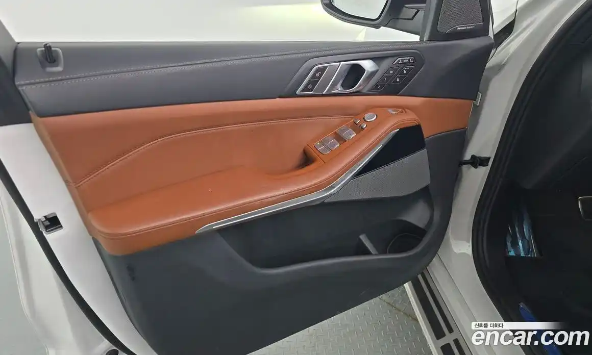BMW X7 2024 3.0 автомат (гидро), фото 14