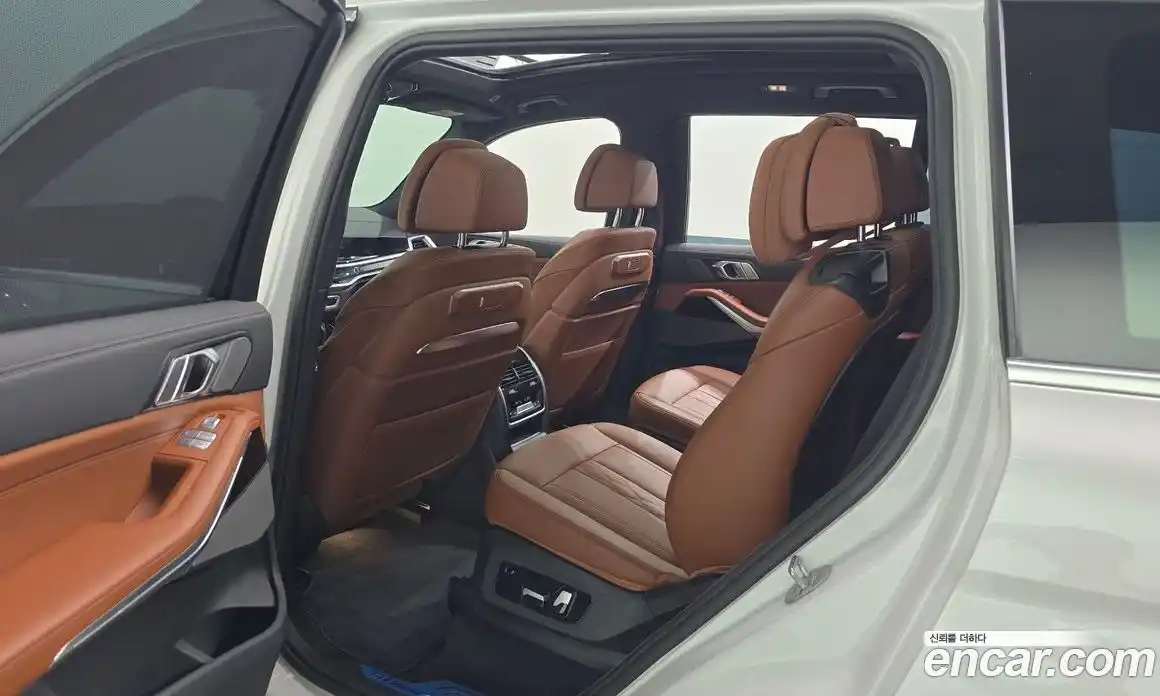 BMW X7 2024 3.0 автомат (гидро), фото 17
