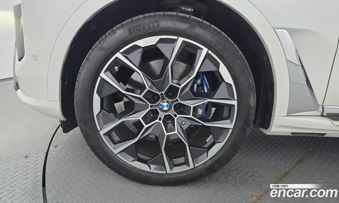 BMW X7 2024 3.0 автомат (гидро), фото 5
