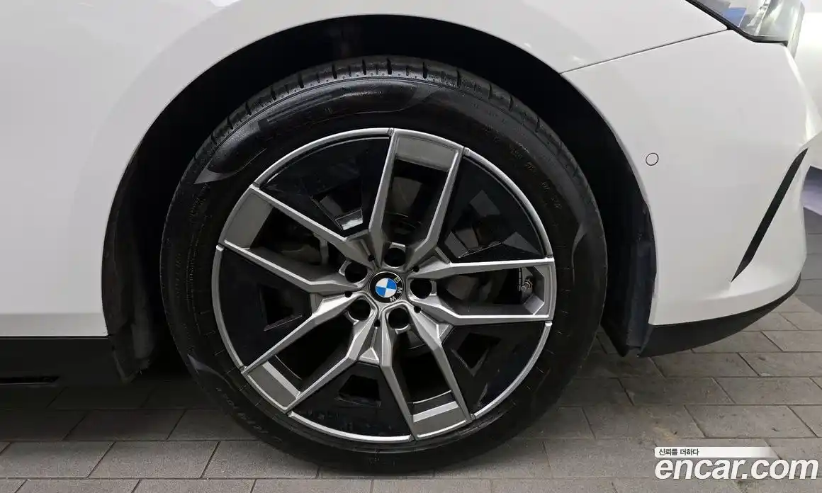 BMW 5 серия 2023 2.0 автомат (гидро), фото 7