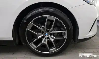 BMW 5 серия 2023 2.0 автомат (гидро), миниатюра 7