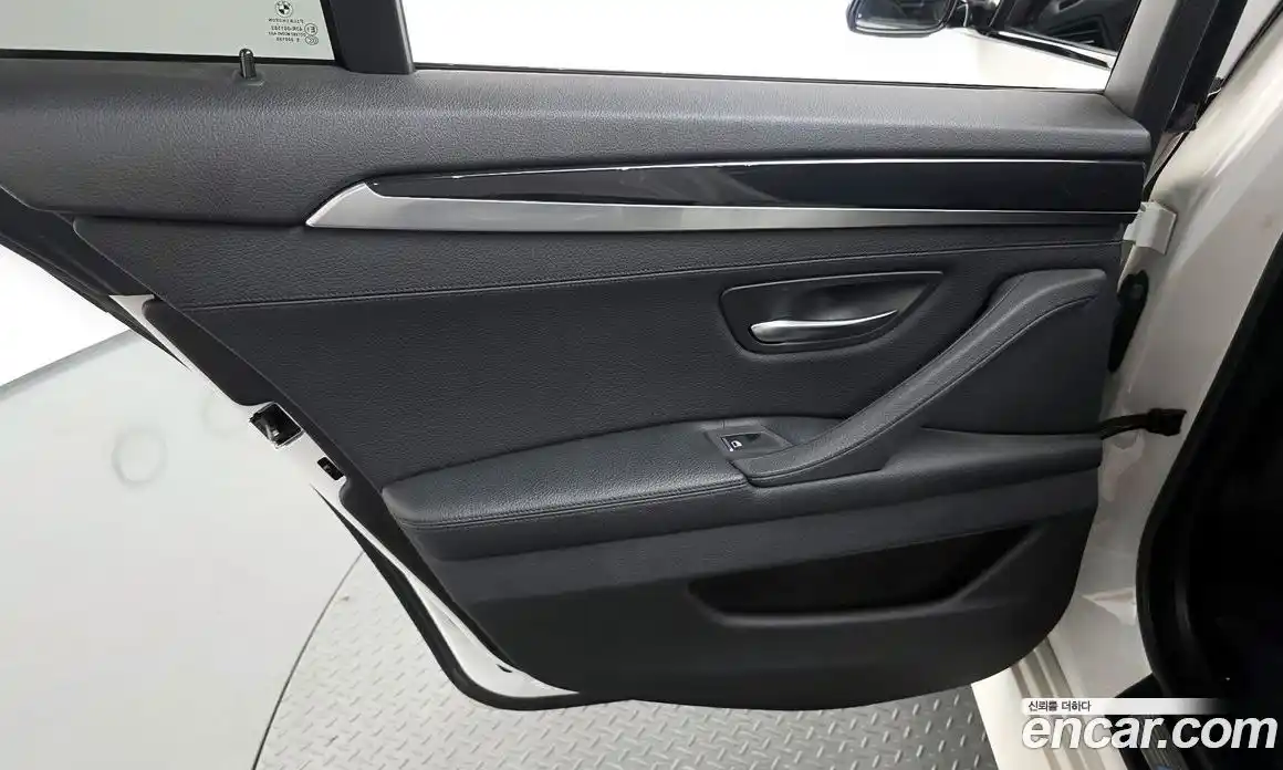 BMW 5 серия 2016 2.0 автомат (гидро), фото 14