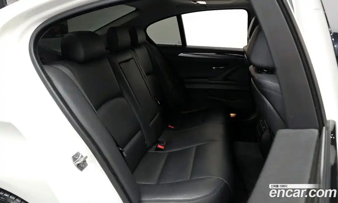 BMW 5 серия 2016 2.0 автомат (гидро), фото 16