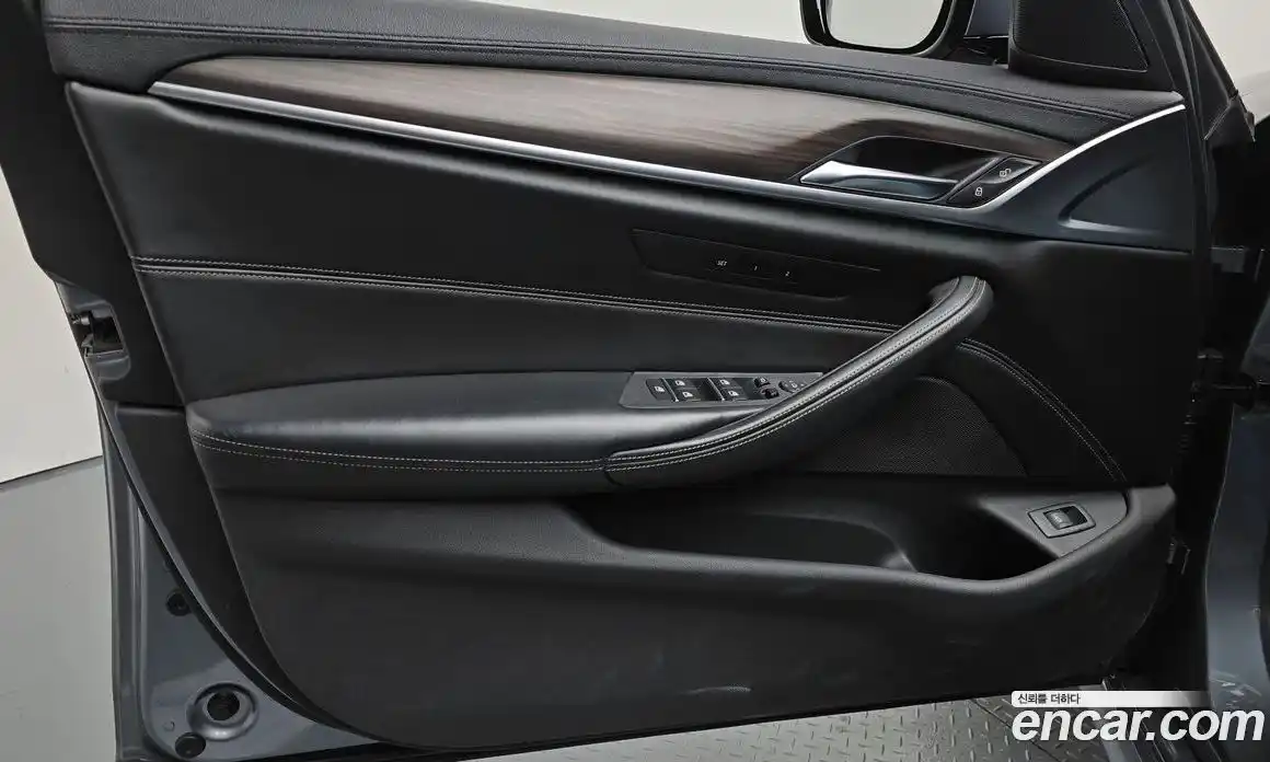 BMW 5 серия 2017 2.0 автомат (гидро), фото 13