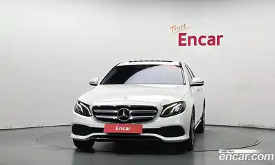 Mercedes-Benz E-Class 2019 2.0 автомат (гидро), миниатюра 2