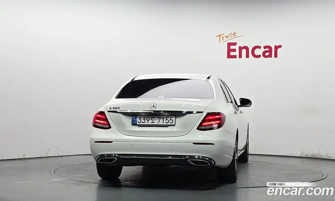 Mercedes-Benz E-Class 2019 2.0 автомат (гидро), фото 3