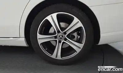 Mercedes-Benz E-Class 2019 2.0 автомат (гидро), миниатюра 6