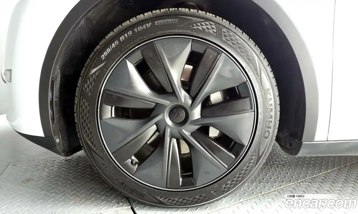 Tesla Model Y 2024 0.2 гидро, фото 5