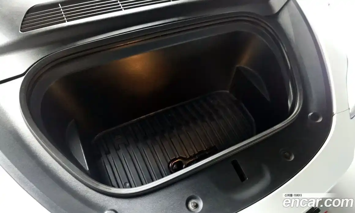 Tesla Model Y 2024 0.2 гидро, фото 6