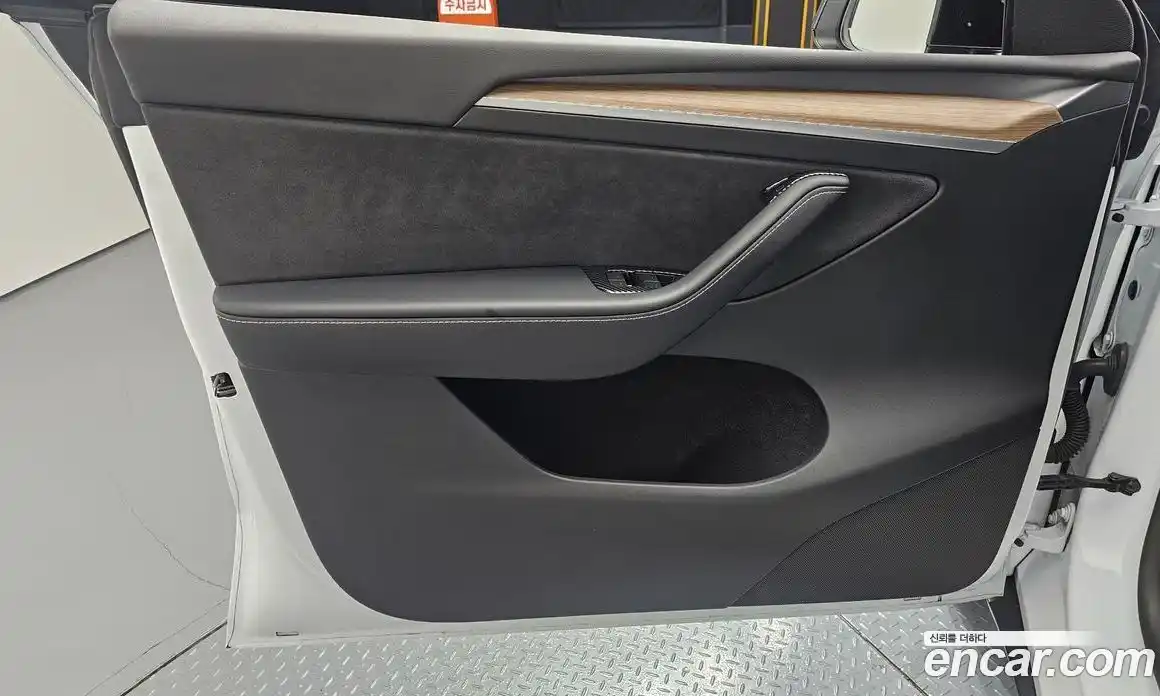 Tesla Model Y 2023 0.2 гидро, фото 14
