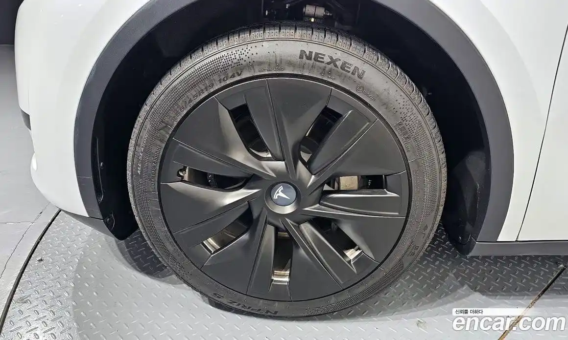 Tesla Model Y 2023 0.2 гидро, фото 5