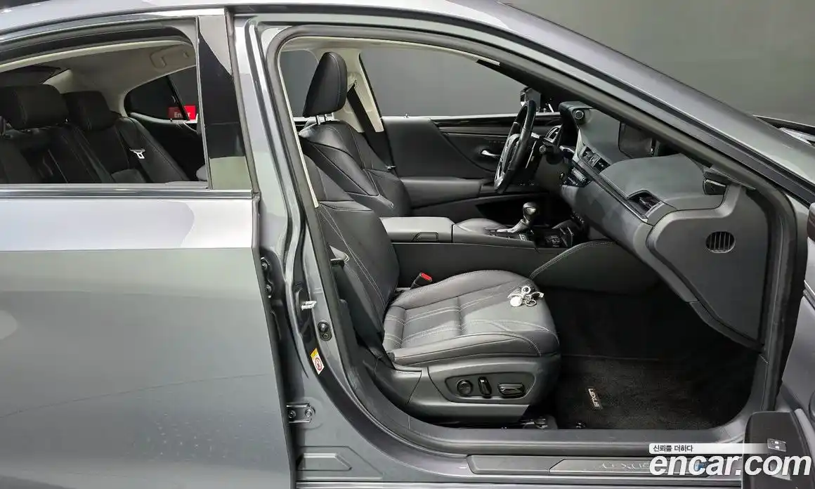 Lexus ES 2018 2.5 гидро, фото 16