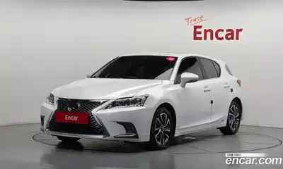 Lexus CT200h