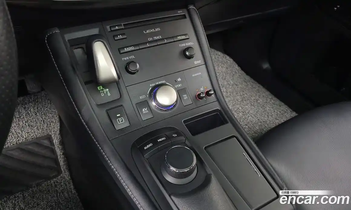 Lexus CT200h 2017 1.8 гидро, фото 12
