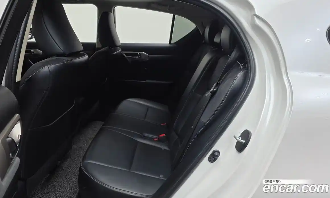 Lexus CT200h 2017 1.8 гидро, фото 18
