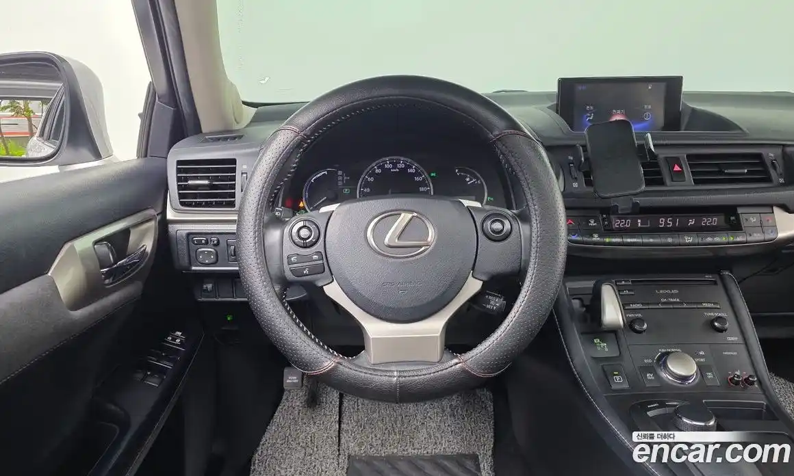 Lexus CT200h 2017 1.8 гидро, фото 19
