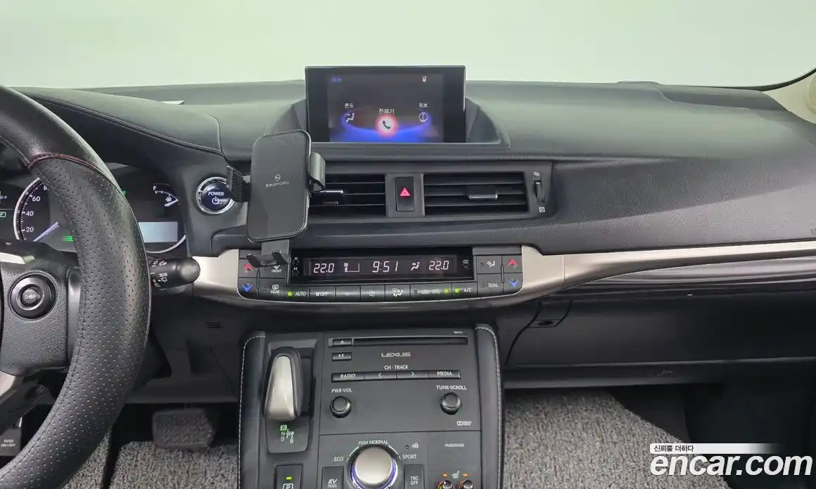 Lexus CT200h 2017 1.8 гидро, фото 20