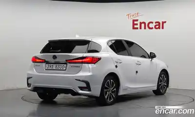 Lexus CT200h 2017 1.8 гидро, миниатюра 2