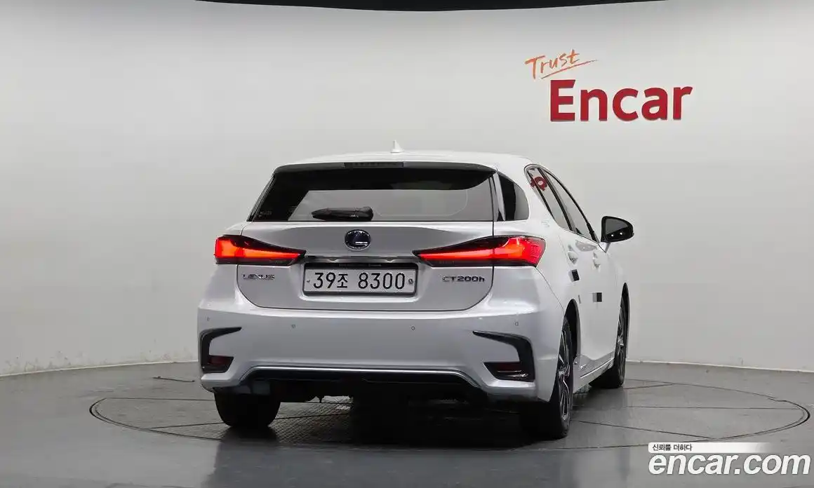 Lexus CT200h 2017 1.8 гидро, фото 4