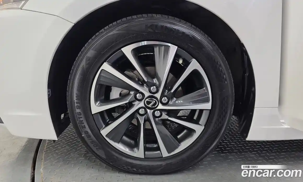 Lexus CT200h 2017 1.8 гидро, фото 5
