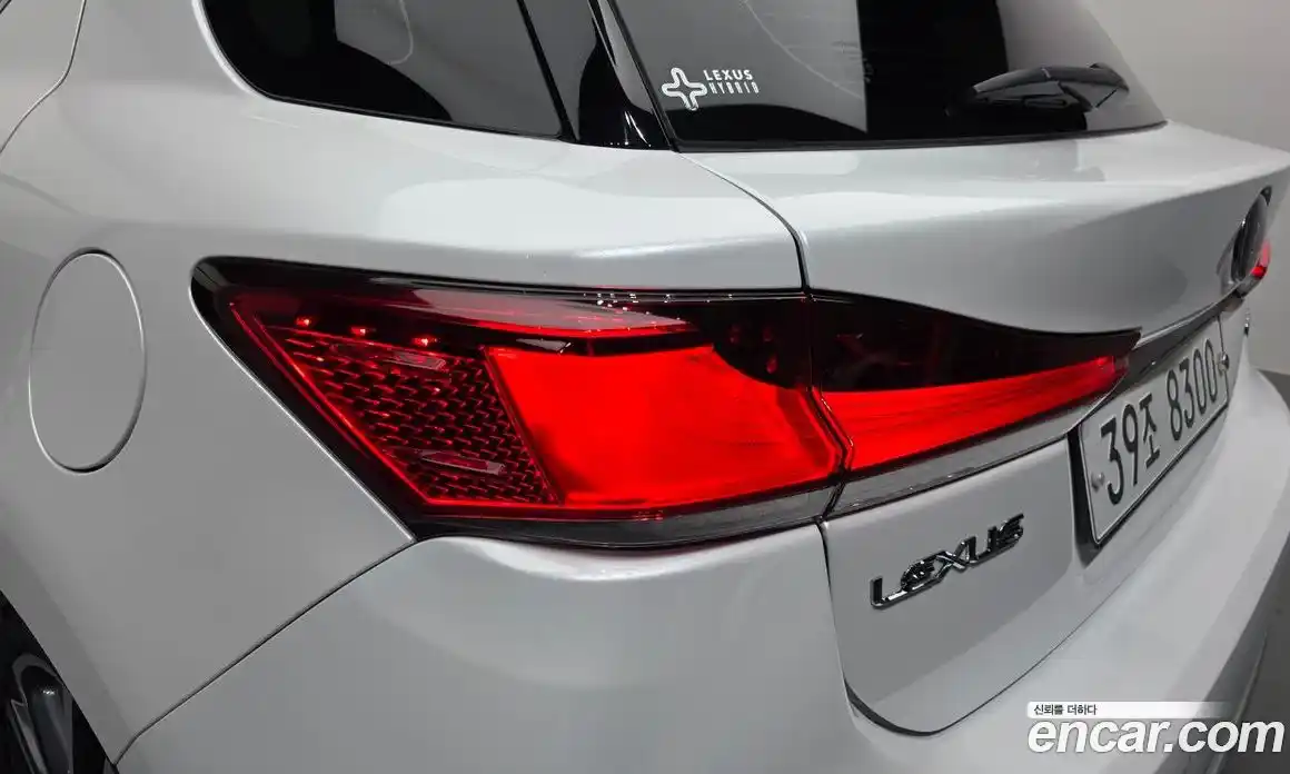 Lexus CT200h 2017 1.8 гидро, фото 9