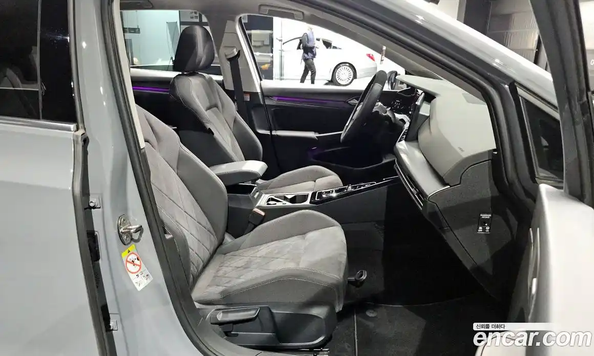 Volkswagen Golf 2024 2.0 автомат (гидро), фото 12