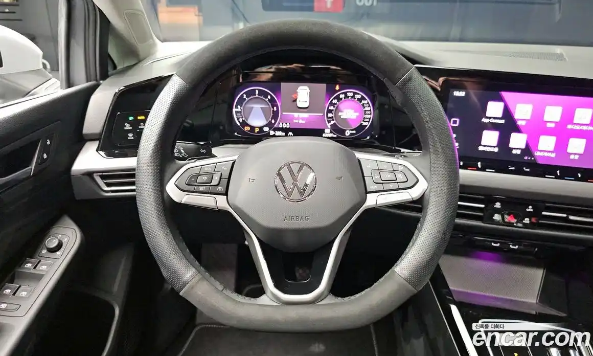 Volkswagen Golf 2024 2.0 автомат (гидро), фото 13