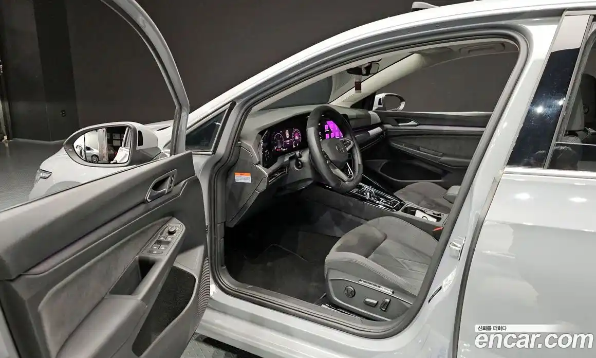 Volkswagen Golf 2024 2.0 автомат (гидро), фото 10