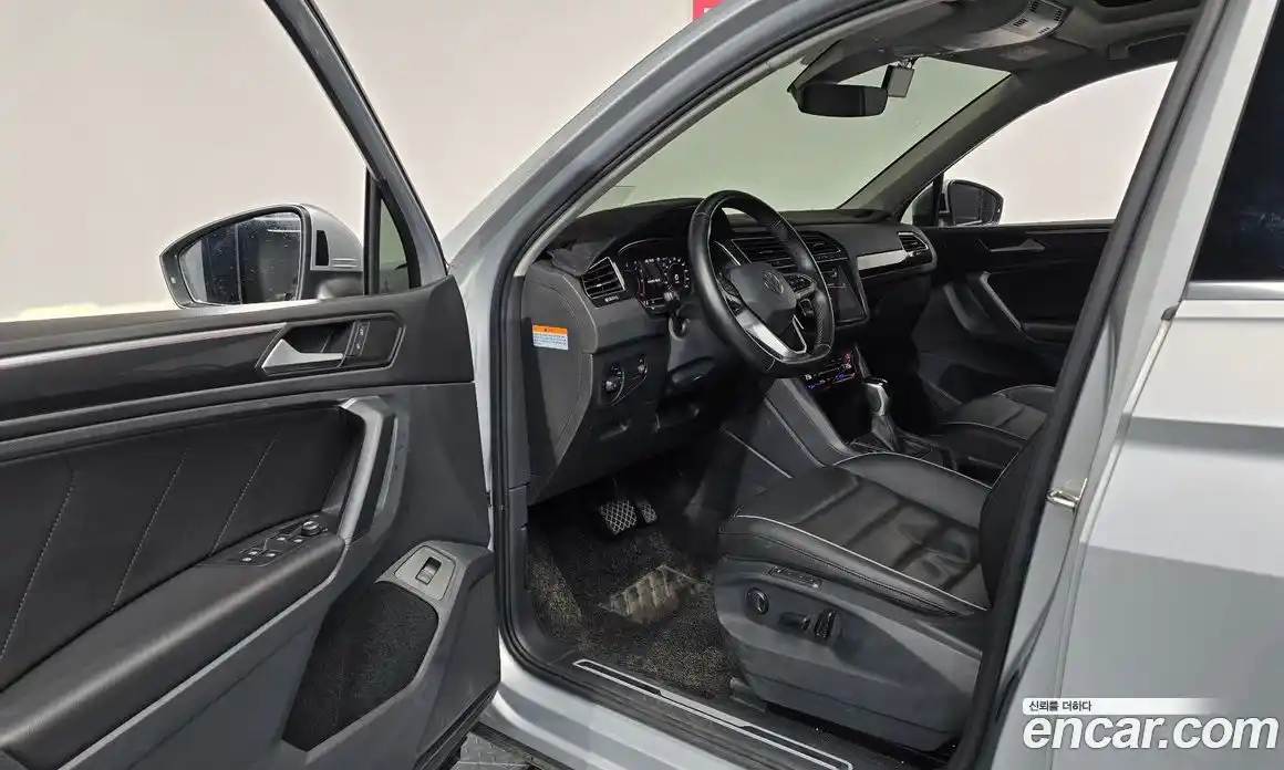 Volkswagen Tiguan 2021 2.0 автомат (гидро), фото 13