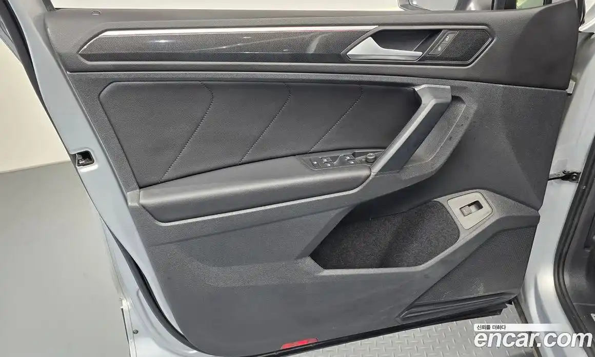 Volkswagen Tiguan 2021 2.0 автомат (гидро), фото 14
