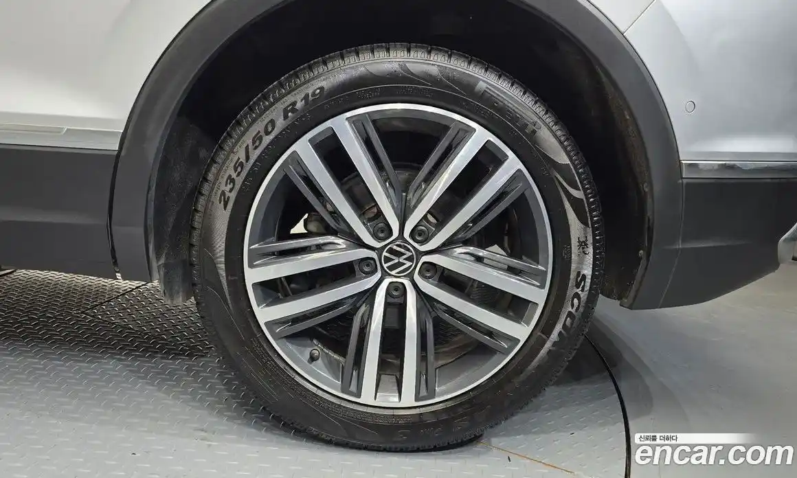 Volkswagen Tiguan 2021 2.0 автомат (гидро), фото 7