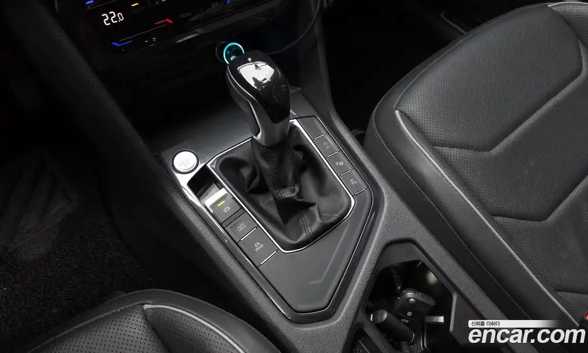 Volkswagen Tiguan 2022 2.0 автомат (гидро), фото 12