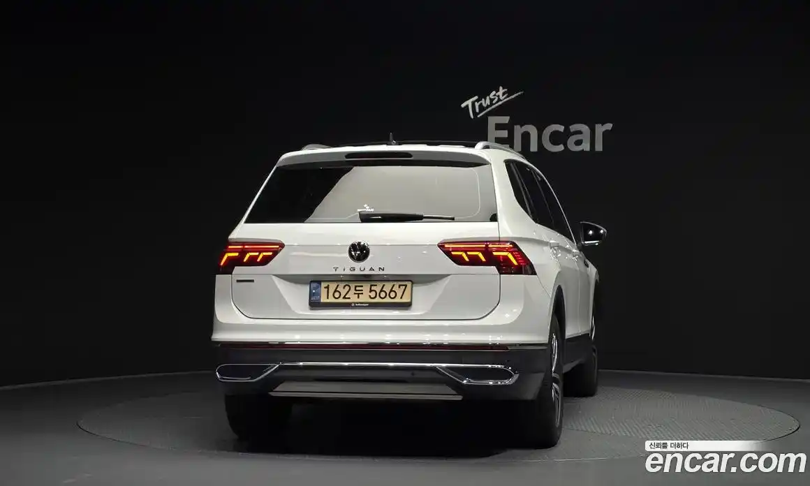 Volkswagen Tiguan 2022 2.0 автомат (гидро), фото 4