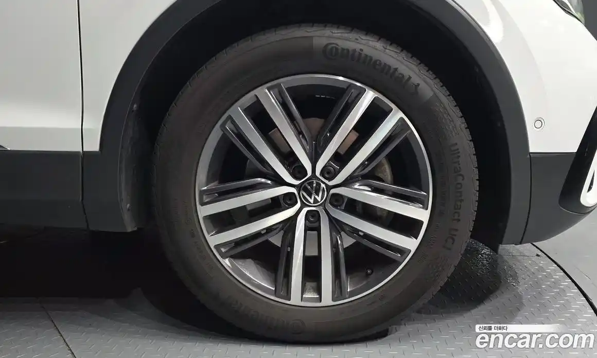 Volkswagen Tiguan 2022 2.0 автомат (гидро), фото 7
