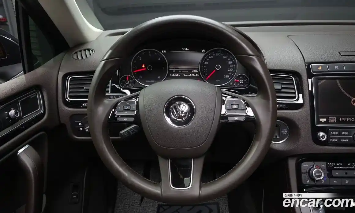 Volkswagen Touareg 2015 3.0 автомат (гидро), фото 13