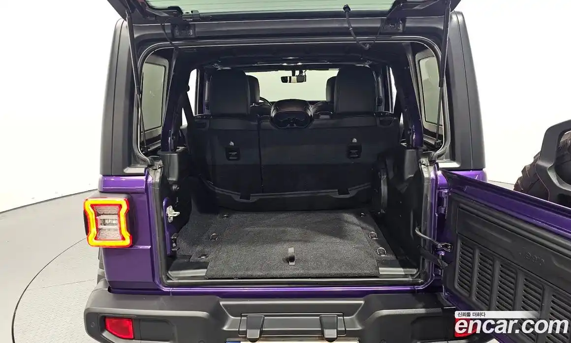 Jeep Wrangler 2023 2.0 автомат (гидро), фото 24