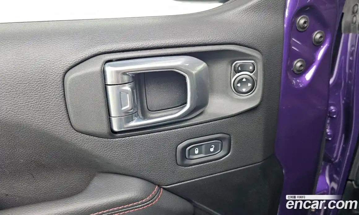 Jeep Wrangler 2023 2.0 автомат (гидро), фото 31