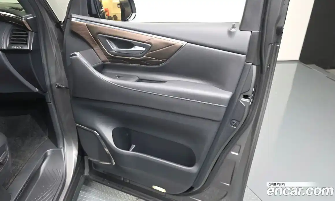 Toyota Alphard 2025 2.5 гидро, фото 15