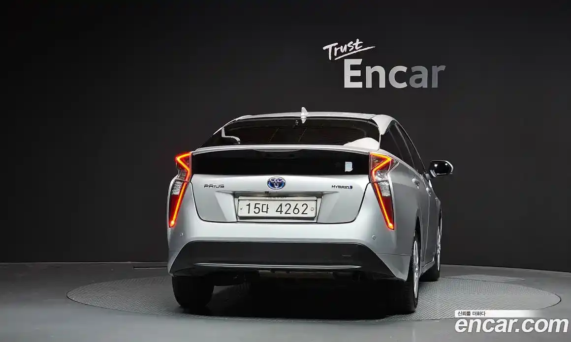 Toyota Prius 2017 1.8 гидро, фото 4