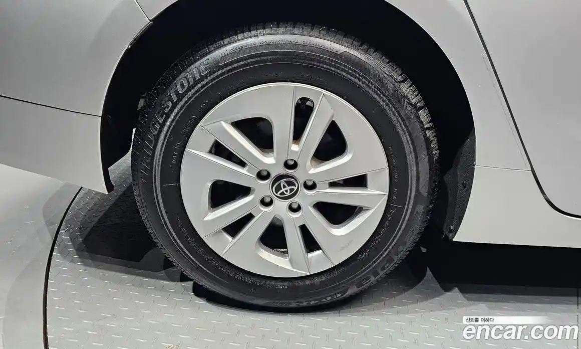 Toyota Prius 2017 1.8 гидро, фото 5
