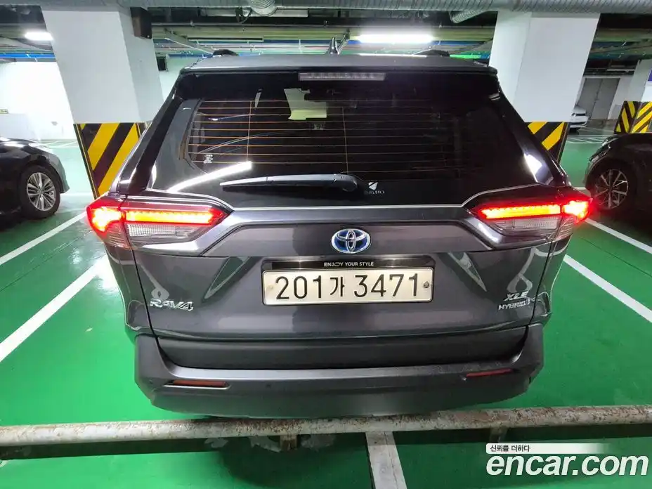 Toyota RAV4 2021 2.5 вариатор, фото 2