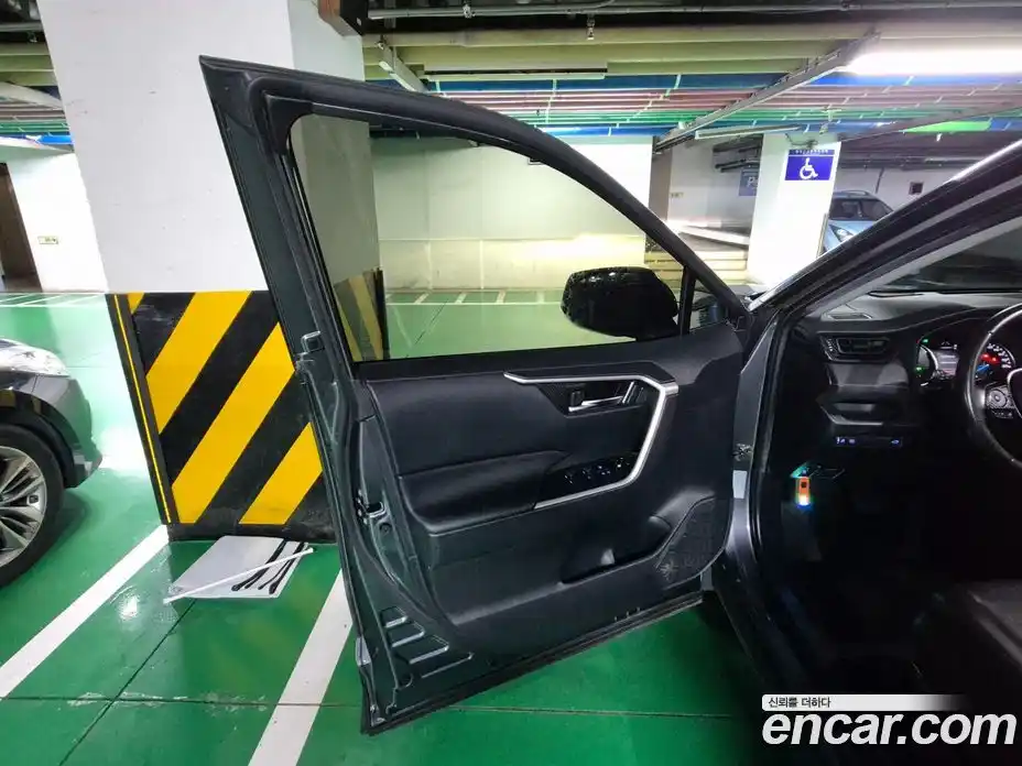 Toyota RAV4 2021 2.5 вариатор, фото 5