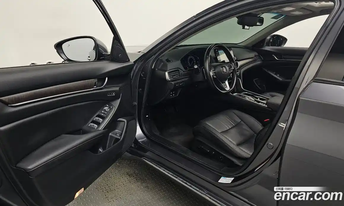 Honda Accord 2021 2.0 автомат (гидро), фото 12